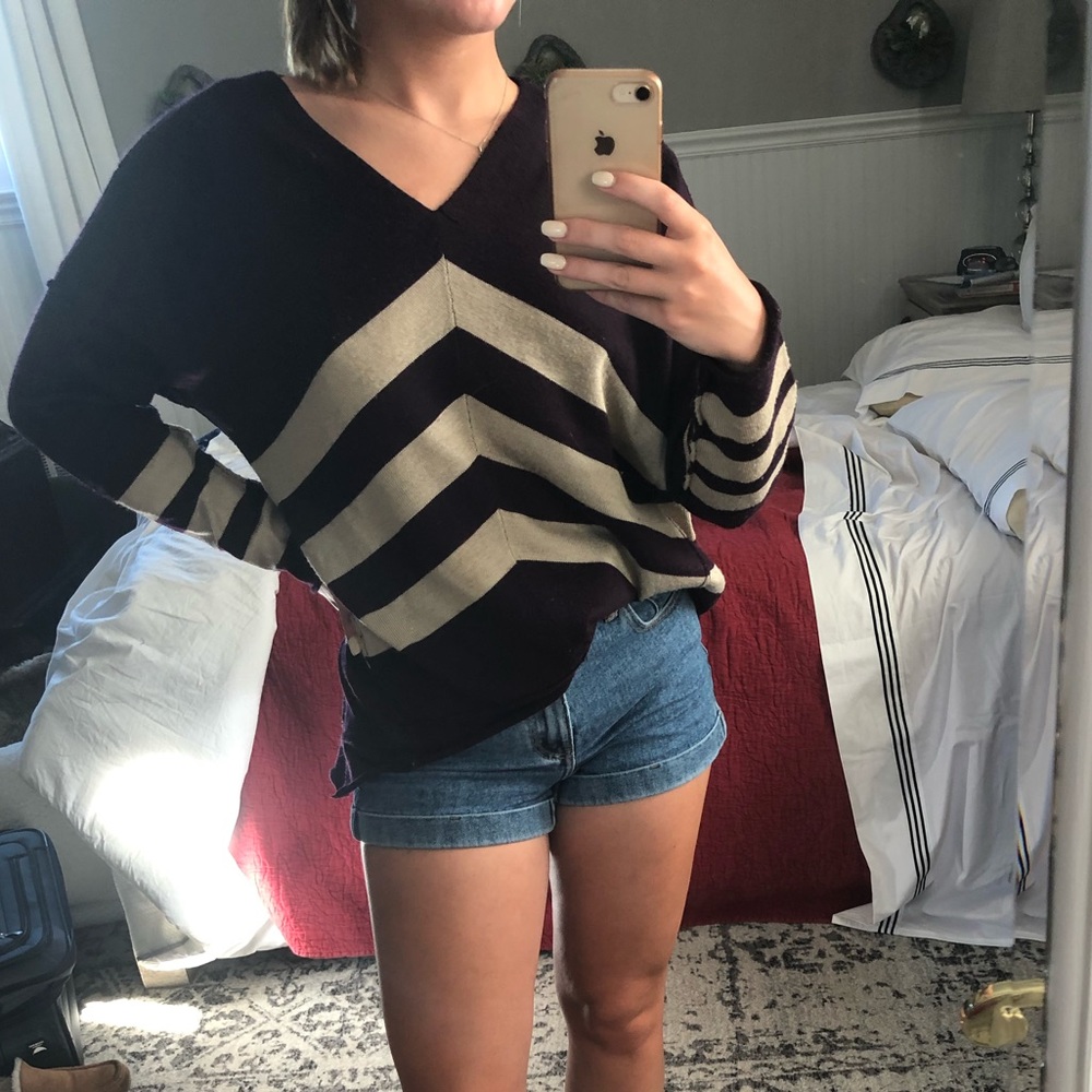 V neck sweater